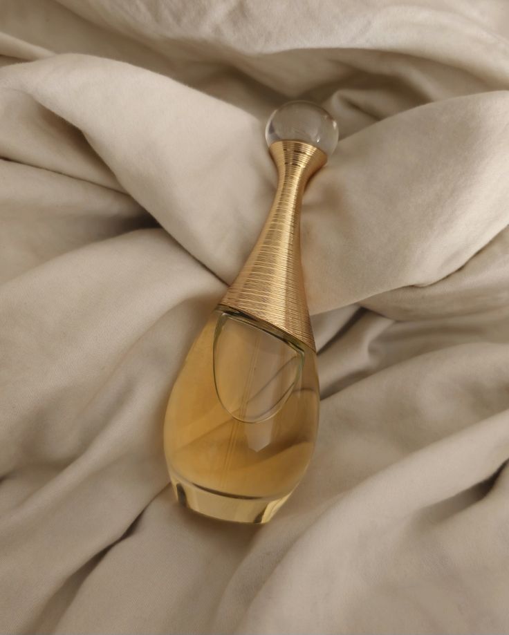 Dior J’adore Parfum - Luxurious Feminine Fragrance for Timeless Elegance