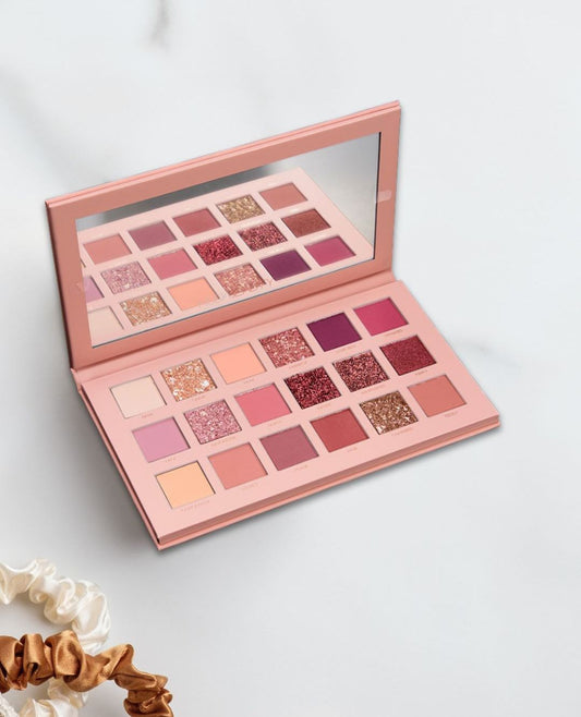 Huda Beauty New Nudes Eyeshadow Palette