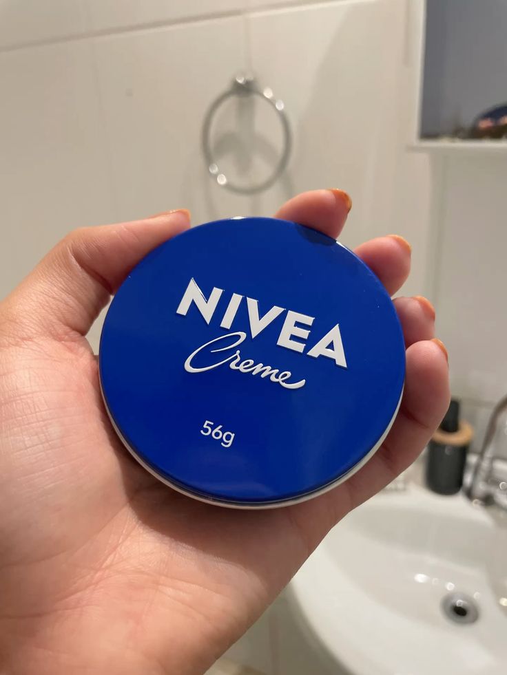 NIVEA Moisturizing Cream for All Skin Types - Hydrating and Nourishing Formula