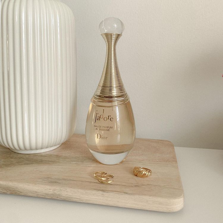 Dior J’adore Parfum - Luxurious Feminine Fragrance for Timeless Elegance