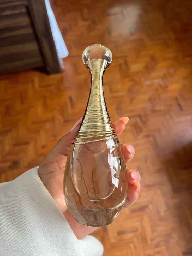 Dior J’adore Parfum - Luxurious Feminine Fragrance for Timeless Elegance