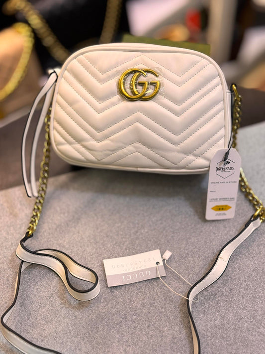 White Gucci Handbag – Elegant Minimalism with Iconic Luxury