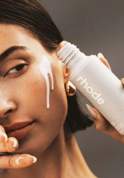 Rhode Glazing Milk Essence